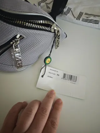 Riñonera Kenzo Bumbag gris y plateada