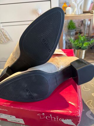 Botines de piel color topo Talla 41 tacon 4cm