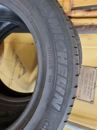 Se vende 2 Neumáticos en perfecto estado