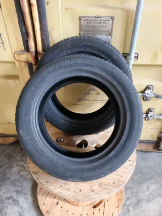 Se vende 2 Neumáticos en perfecto estado