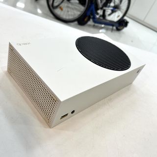 CONSOLA MICROSOFT XBOX SERIES S CON CABLES