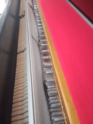 Piano Vertical Kingsburg - Buen Estado