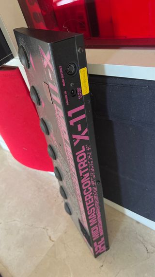 Controlador MIDI ART X-11 MASTERCONTROL