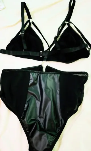 Conjunto Lencería Vinilo Mujer Negro