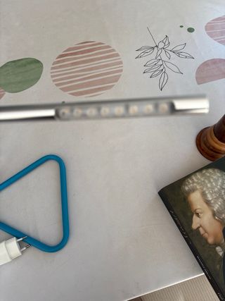 Lámpara de lectura flexible azul y plateada