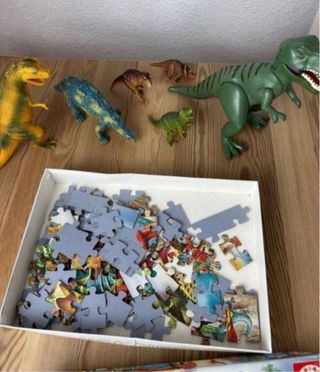 Lote Figuras dinosaurios y puzzle Educa 100 piezas