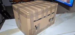 Caja de ropa de segunda mano