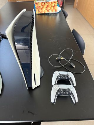 Consola PS5 con lector + 2 mandos