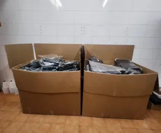 Lote 800 Piezas Chaquetas y Pantalón Mujer Pana