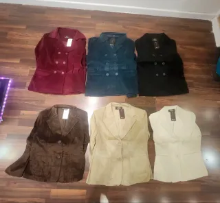 Lote 800 Piezas Chaquetas y Pantalón Mujer Pana