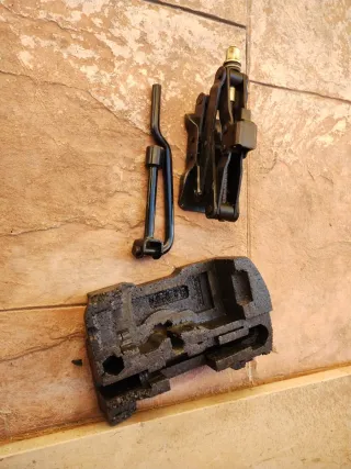 Gato y herramientas Renault Megane