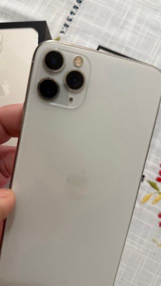 iPhone 11 Pro Max 256GB Negro/Dorado