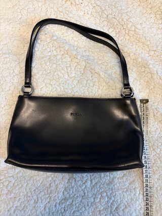 Borsa Furla nera. Misure nella Foto.