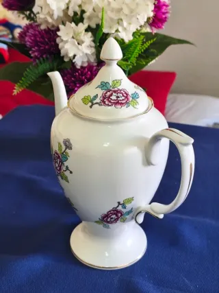 Cafetera "CROWN STAFFORDSHIRE" porcelana  inglesa