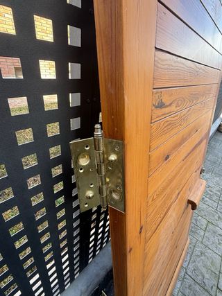 Puerta madera maciza