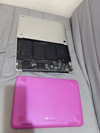 2 portátiles Apple y HP piezas