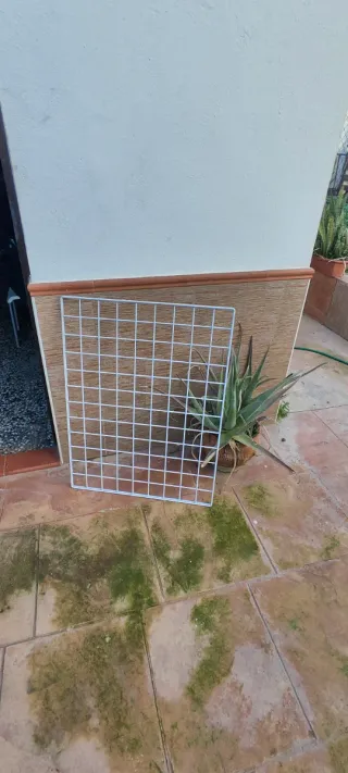 Panel rejilla metálico blanco