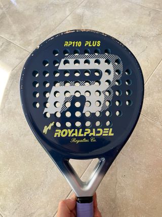 Pala Padel Royal + Funda + 9 Pelotas + 8 Grips