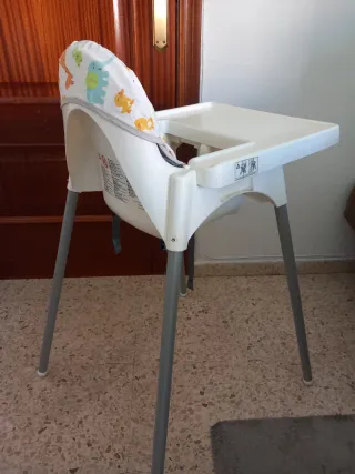 Trona infantil con funda de jirafas