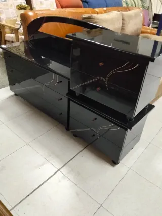 Cómoda y 2 Mesitas Negras