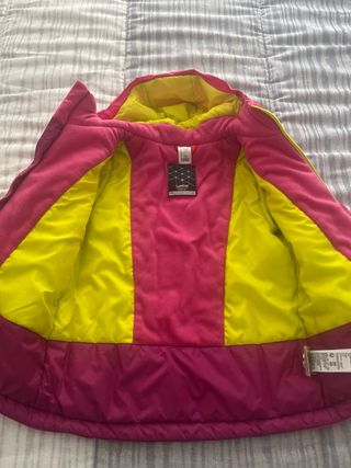 Chaqueta de nieve infantil rosa y morada. Talla 6