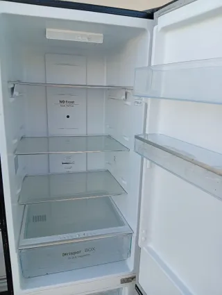 Nevera Combi Negra marca chiQ