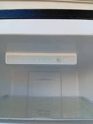 Nevera Combi Negra marca chiQ