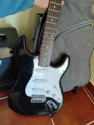 Amplificador Marshall y Guitarra eléctrica +funda