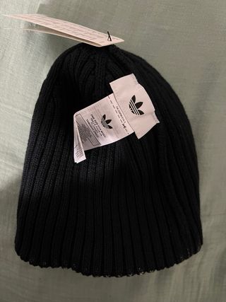 Berretto Adidas nero e argento