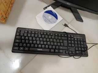 Monitor Acer X193HQ e Tastiera Nera