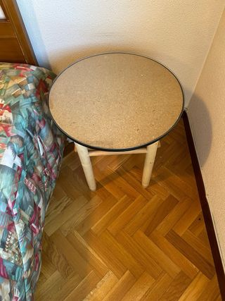 Juego 2 mesitas madera con cristal. Diametro 50 cm