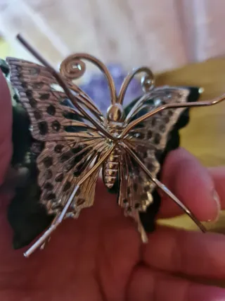 Mariposa de ágata musgosa y Metal