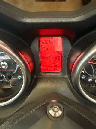 Yamaha X-MAX 250cc MOMO DESSING EDITION