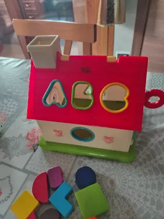Giochi per bambini: casa, cane e trottola