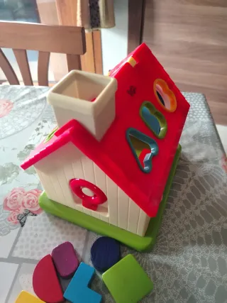 Giochi per bambini: casa, cane e trottola