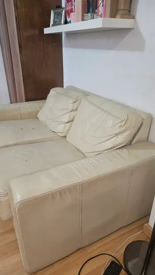 Sofá de 2 plazas de cuero beige