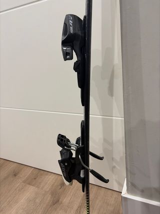 Esquís Carving Head Super Shape 137 Bastones head