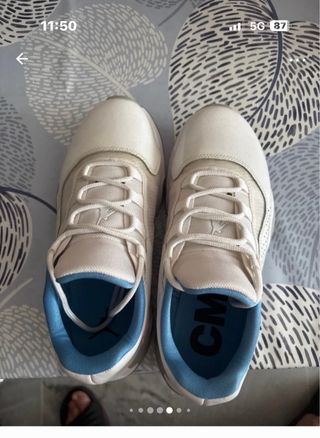 Zapatillas Jordan Blancas y Azules Poco Uso