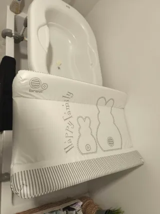 Bañera y cambiador para bebé Brevi
