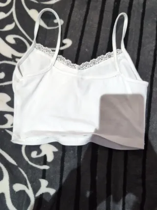 Top blanco con encaje