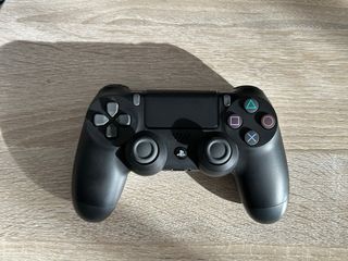 PS4 Pro 870GB Negra + Mando