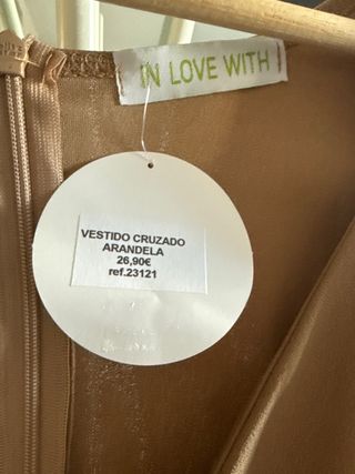 Vestido marrón con anilla y cordón