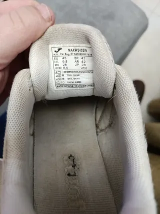 Botines Fútbol Sala Blancos y Verdes