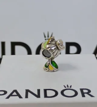 Charm Tiana princesa de Disney y el sapo.