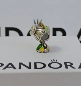 Charm Tiana princesa de Disney y el sapo.