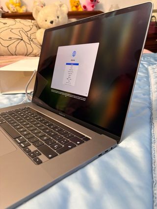 Apple MacBook Pro Plata/Gris Espacial