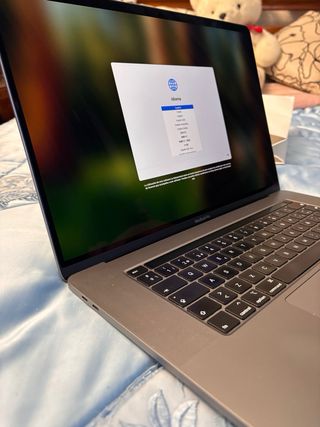 Apple MacBook Pro Plata/Gris Espacial