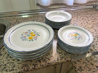 Vajilla 72 piezas porcelana sin estrenar