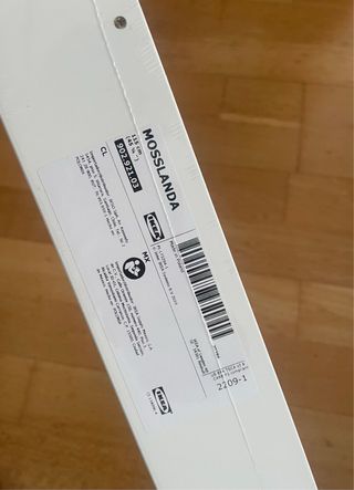 Estantería blanca de pared