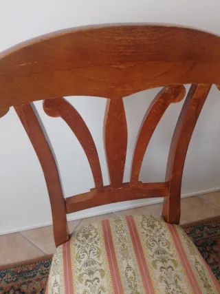 Sedia in legno con seduta in tessuto